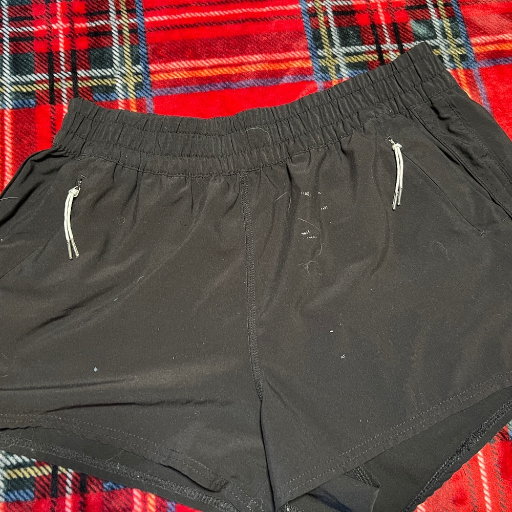 Vuori Dash Shorts - Size L (Black)
